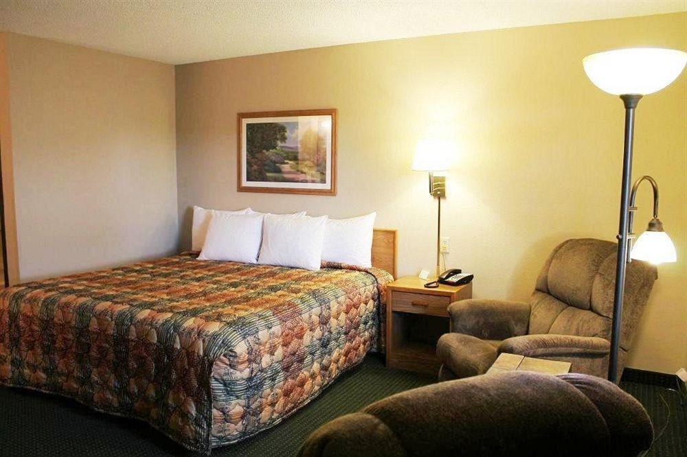 Boarders Inn & Suites By Cobblestone Hotels - Broken Bow Ngoại thất bức ảnh