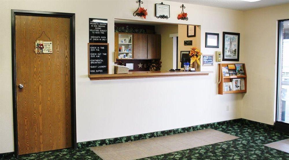 Boarders Inn & Suites By Cobblestone Hotels - Broken Bow Ngoại thất bức ảnh