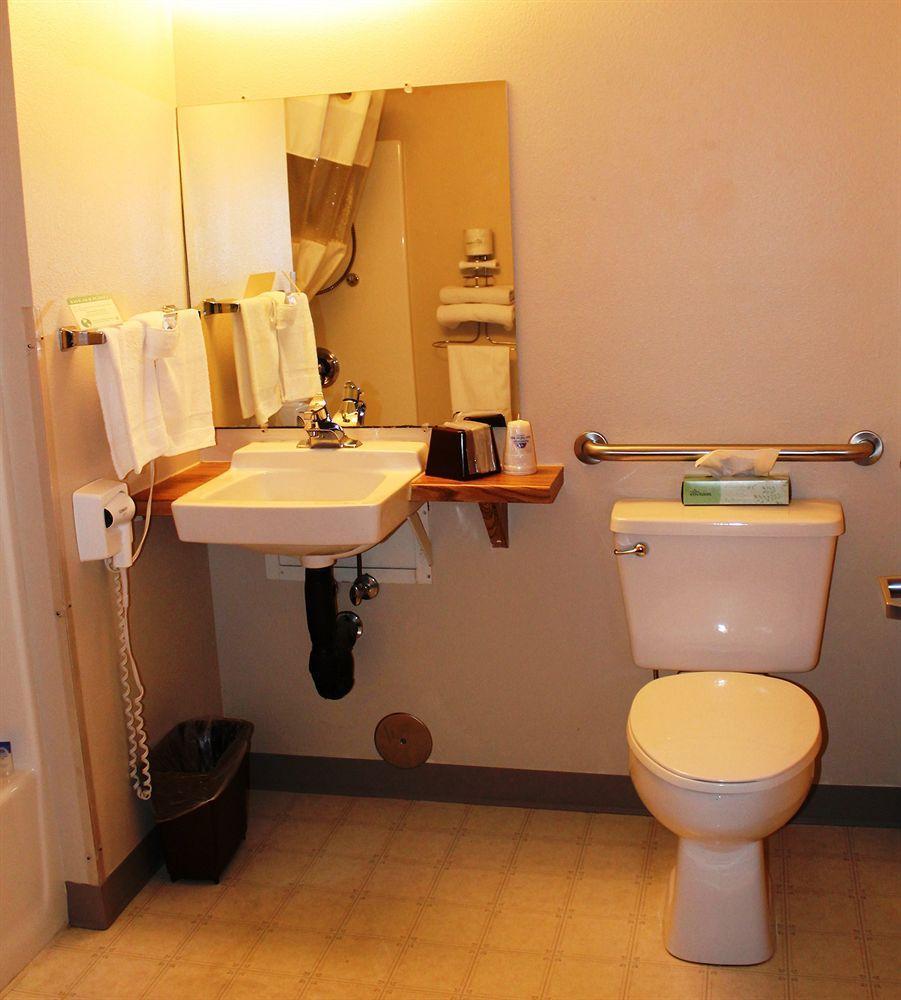 Boarders Inn & Suites By Cobblestone Hotels - Broken Bow Ngoại thất bức ảnh